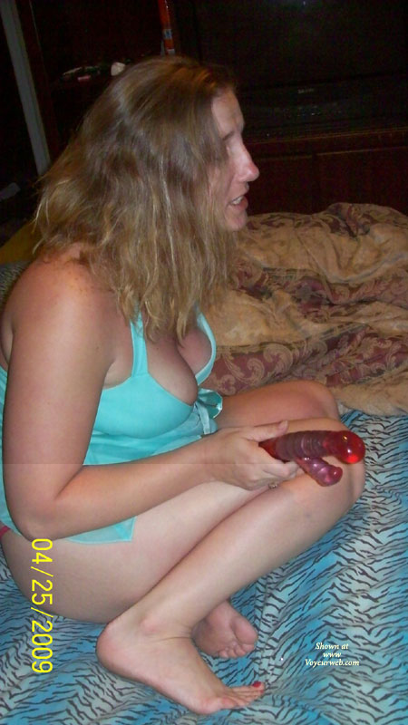 Pic #1 Sexy Wife First Cont.