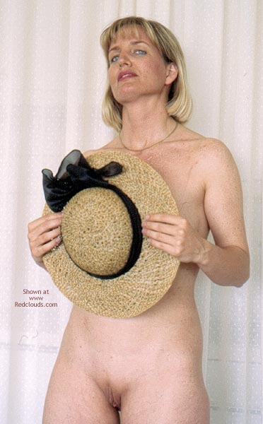 Pic #1Enna with a Hat