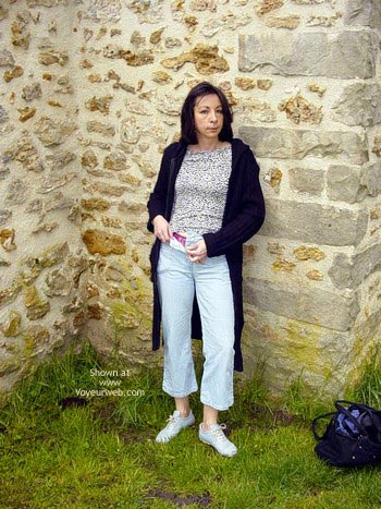 Pic #1Dans Le Village