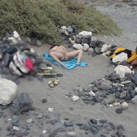 Pic #1Relaxing in de Beach