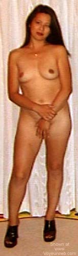 Pic #1Lovely Linda Undresses 3