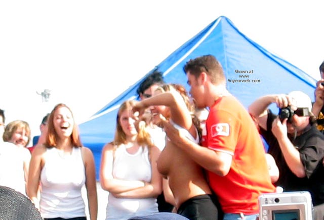 Pic #1Nices Girls In Wet T-Shirt Contest