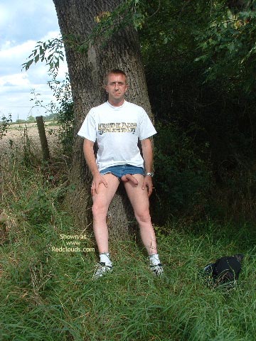 Pic #1M* Country Stroll