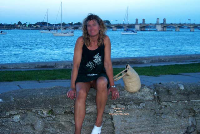 Pic #1Miss Lee Sunning And Flashing