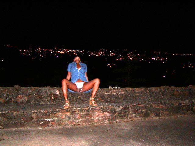 Pic #1Soo Hot Out And About