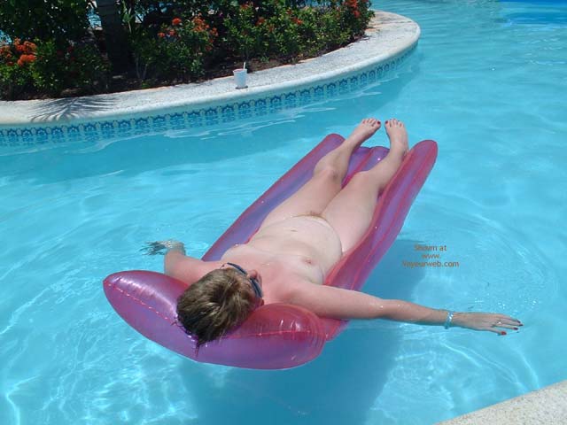 Pic #1Redd Getting Sun