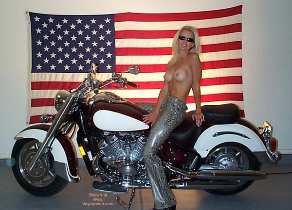 Pic #1All American Hockey Mom