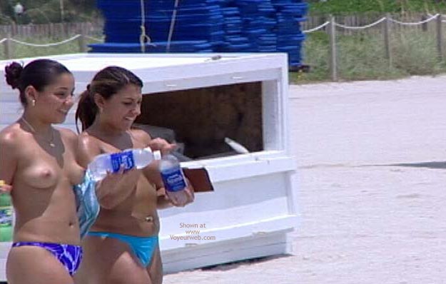 Pic #1Candid Topless Beach Babes