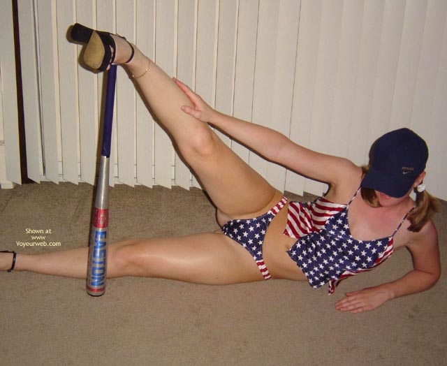 Pic #1Amanda At Play In The Usa 1 Of 3