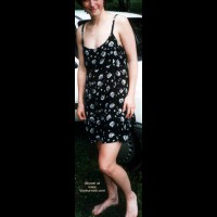 Mona Im Kleid