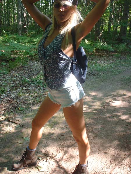 Pic #1Nikkie Goes Hikiing