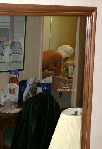 Pic #1Two Tones Girl at Hotel