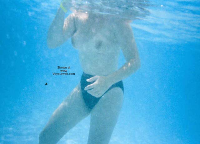 Pic #1Wife Under Water