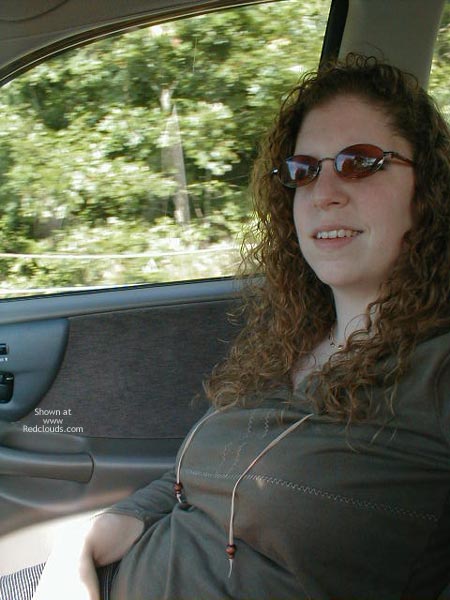 Pic #1Ariel Amusing Self On Road