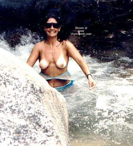 Pic #1She Likes Water Sports