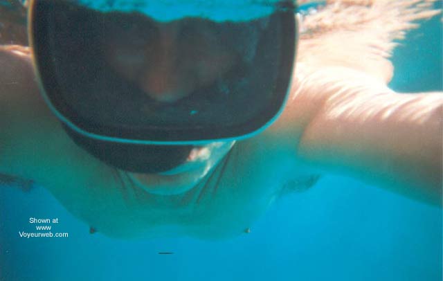 Pic #1UW Swimmer Again