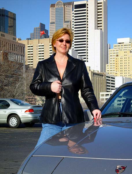 Pic #1NippleGirl Goes Public 1