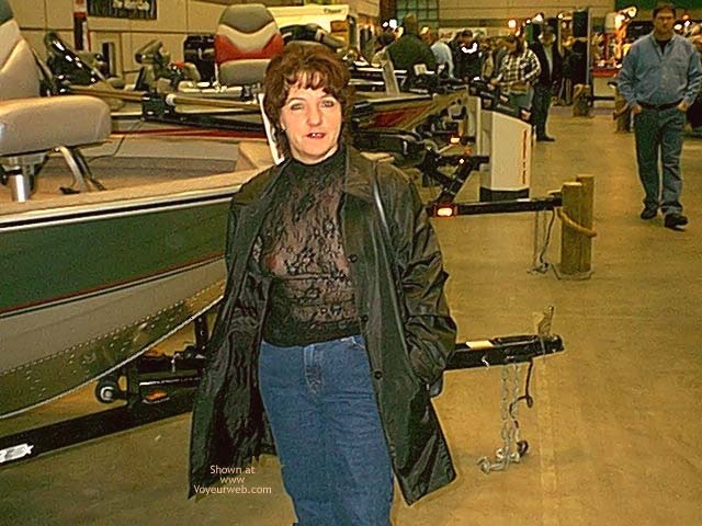 Pic #1Paige, Exposed in Public