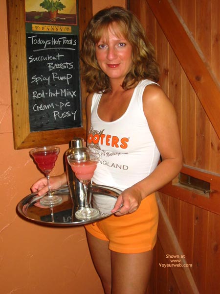 Pic #1Saucyminx Hooters Girl