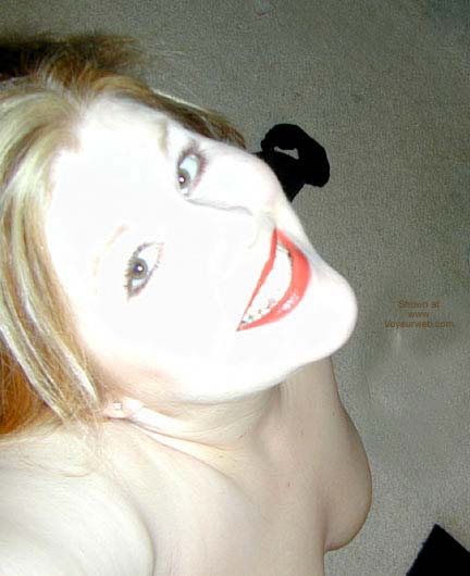 Pic #1*SC Hanna Wearing Red Lipstick