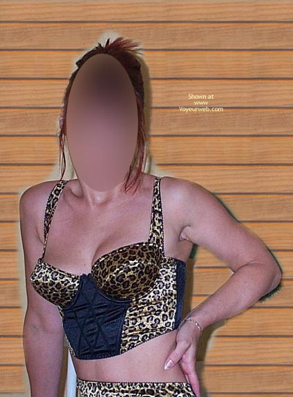 Pic #1Cindy En Leopard