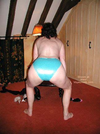 Pic #1UK Helen 1