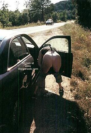 Pic #1Ex novia y Amiga Pilladas meando