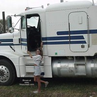 Texas Photogirl and Peterbuilt