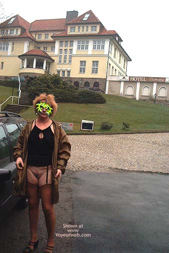 Pic #1Mausi Nude in Public