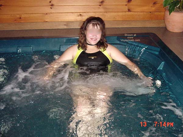 Pic #1Dutch Wife in Hott Tub
