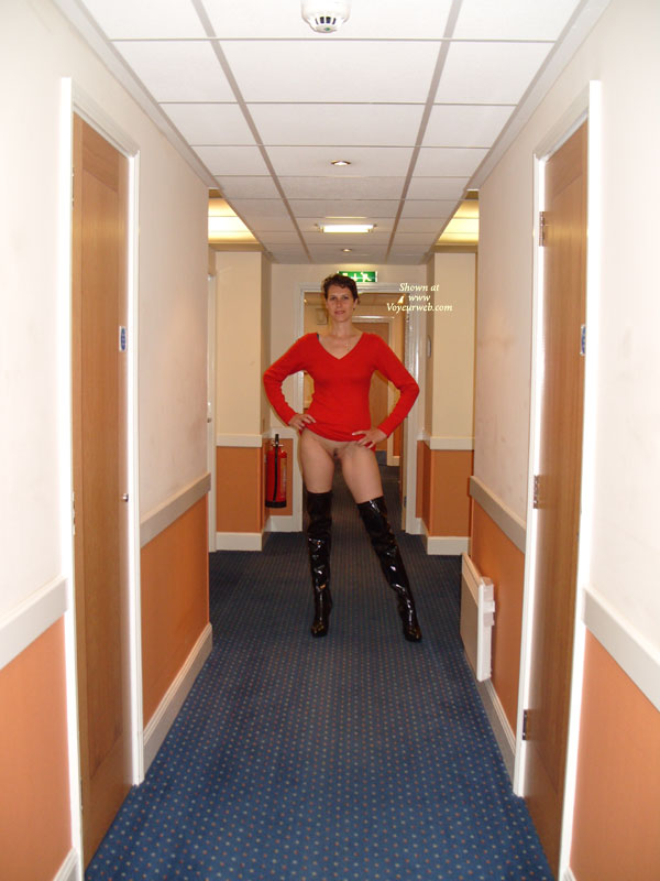 Pic #1Leggy Slut
