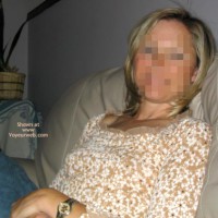 Little Lynn Shows'Em