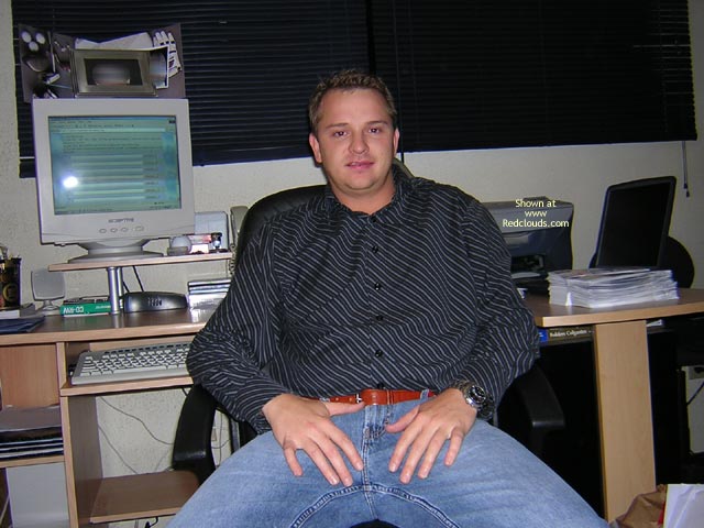 Pic #1M* Young 28 Real Estate Agent