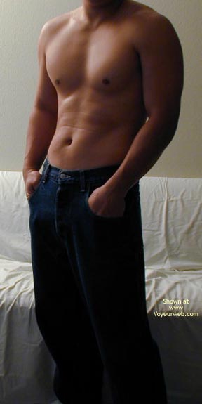 Pic #1M* Island Guy From La On The Couch