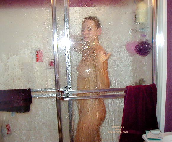 Pic #1*Sh Hot And Wet !