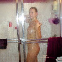 Pic #1*Sh Hot And Wet !