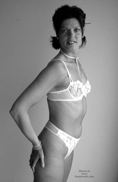 Pic #1*PA Syl Undressing 2