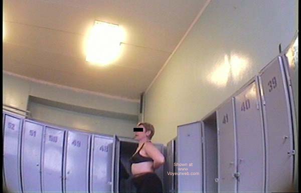 Pic #1 Pool Dress Room in Color