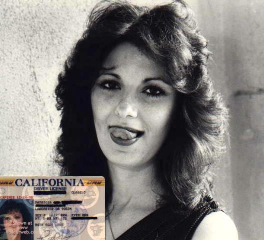 Pic #1Patricia Loves To Flash