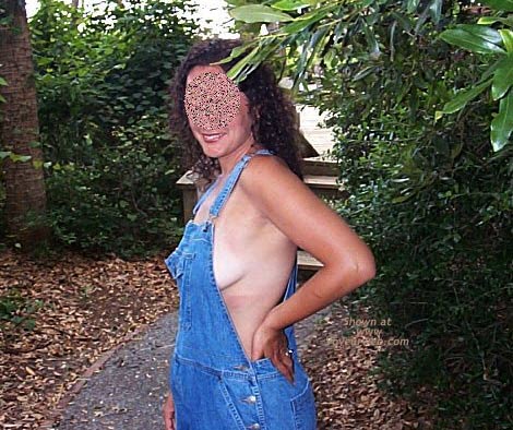 Pic #1A in ATL Walk Around and On The Beach