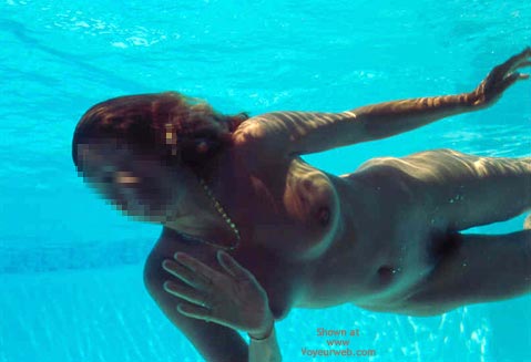 Pic #1Tina A L'Ile Du Levant