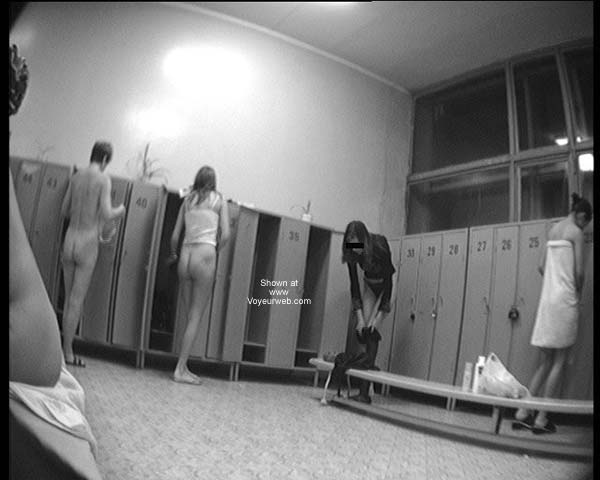 Pic #1 Pool Dress Room - 2 Teen