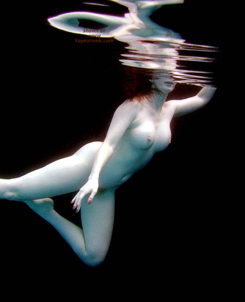 Pic #1*WA English Wife Water Dance