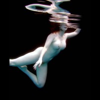 Pic #1 *WA English Wife Water Dance