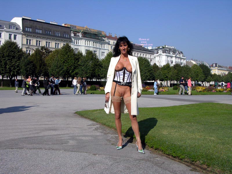 Pic #1*MF Flashing Around The City