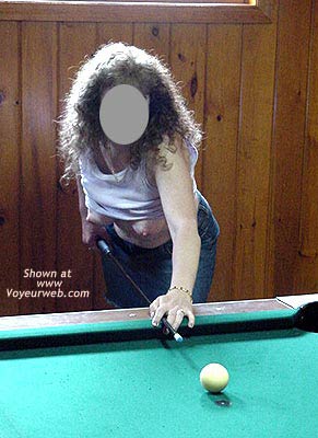 Pic #1Babe Shooting Pool