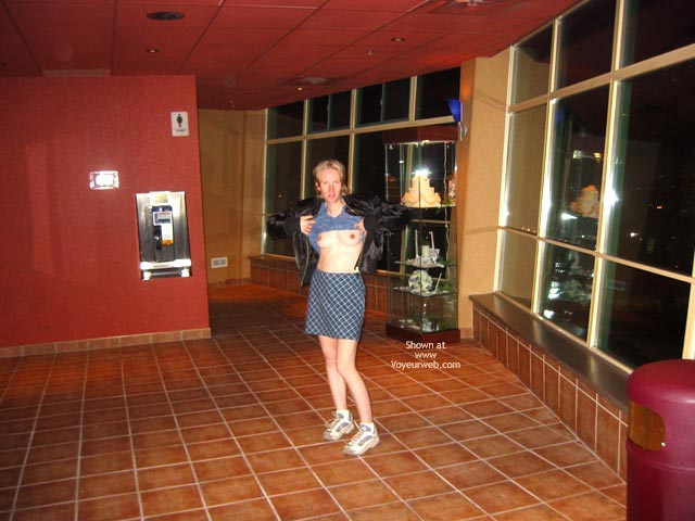 Pic #1Fraya In Niagara Falls 2