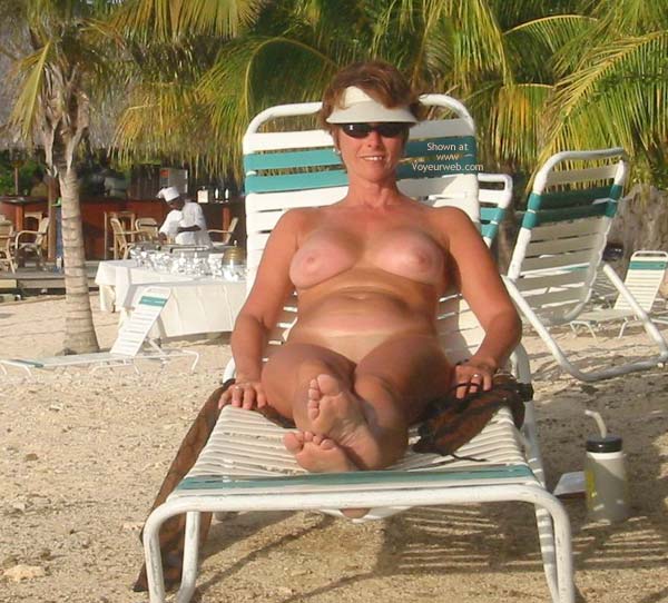 Pic #1Renee Naked On Not-A-Nude Beach