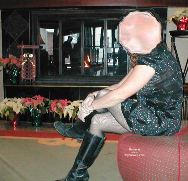 Pic #1 Sexy Kitty Having Fun