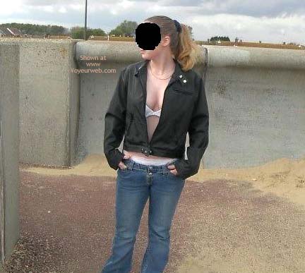 Pic #1Sexy UK Babe Exposed in Public